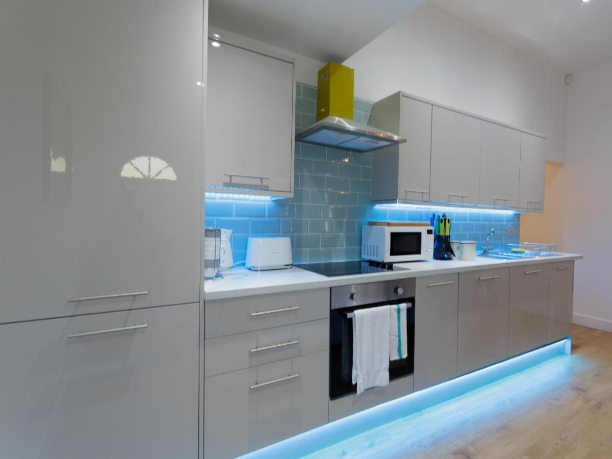 Live In Leeds Greenhill Bungalows ภายนอก รูปภาพ