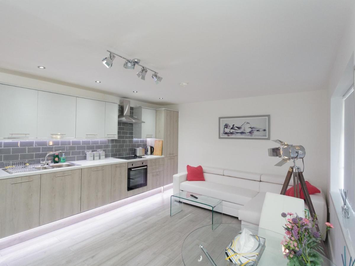 Live In Leeds Greenhill Bungalows ภายนอก รูปภาพ