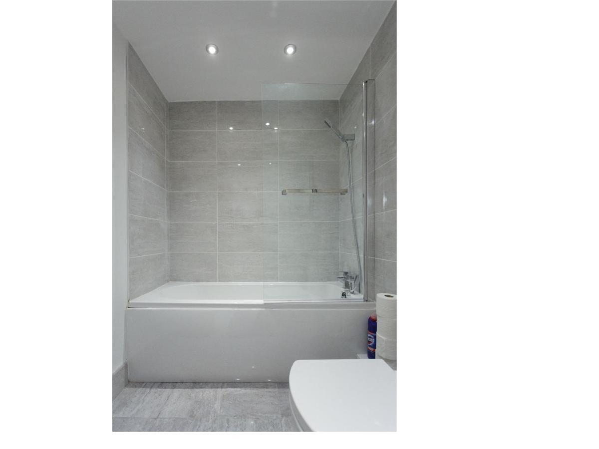 Live In Leeds Greenhill Bungalows ภายนอก รูปภาพ