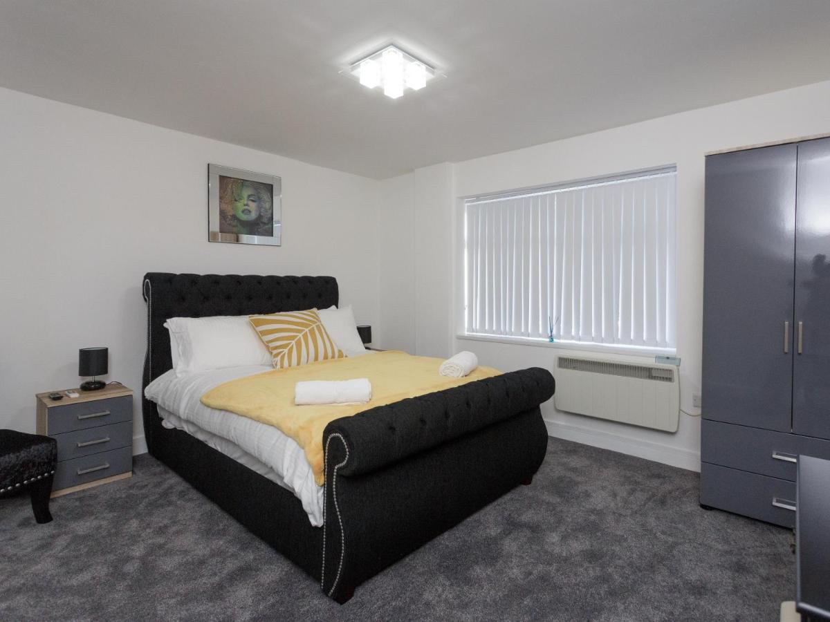 Live In Leeds Greenhill Bungalows ภายนอก รูปภาพ