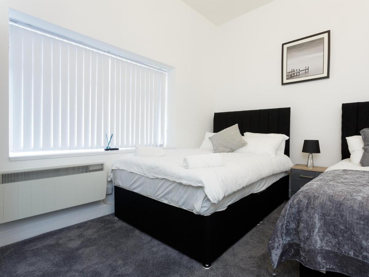 Live In Leeds Greenhill Bungalows ภายนอก รูปภาพ