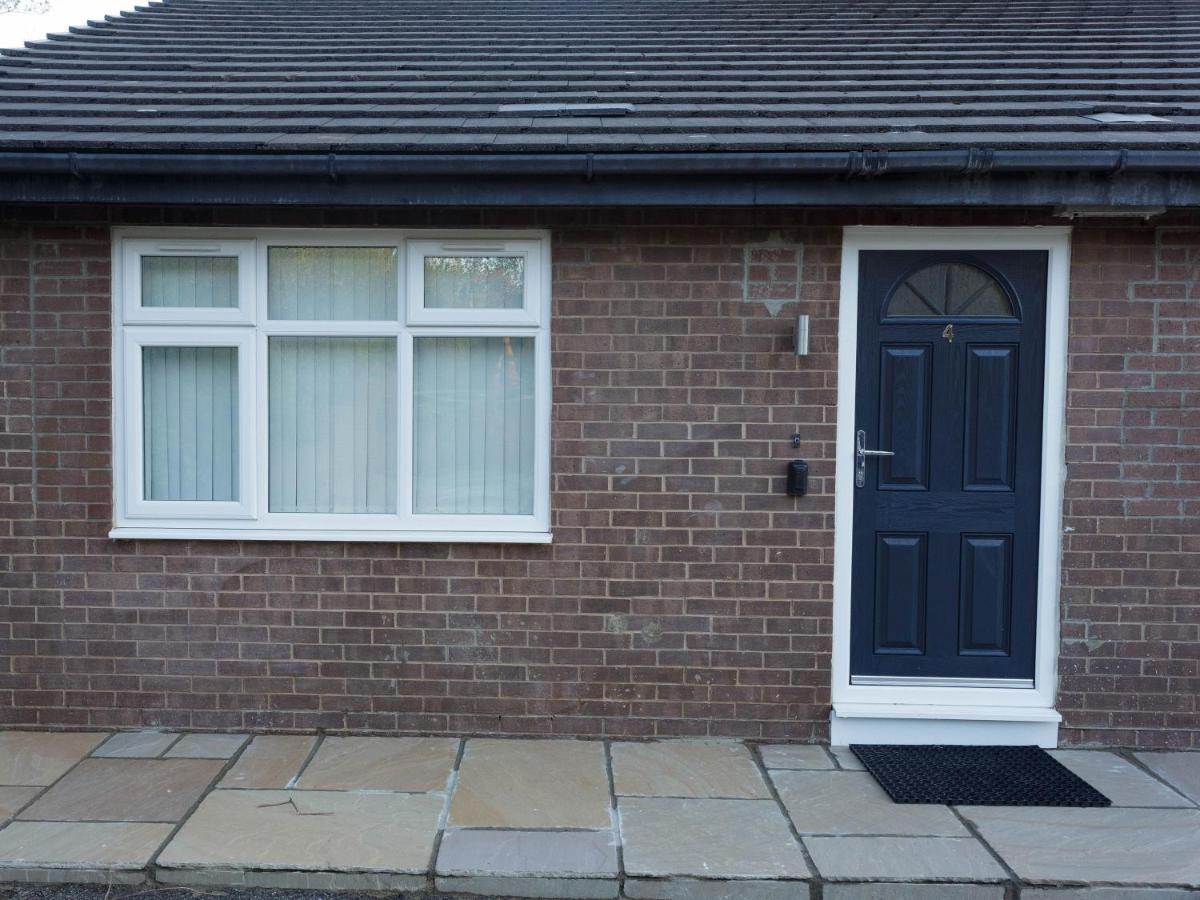 Live In Leeds Greenhill Bungalows ภายนอก รูปภาพ
