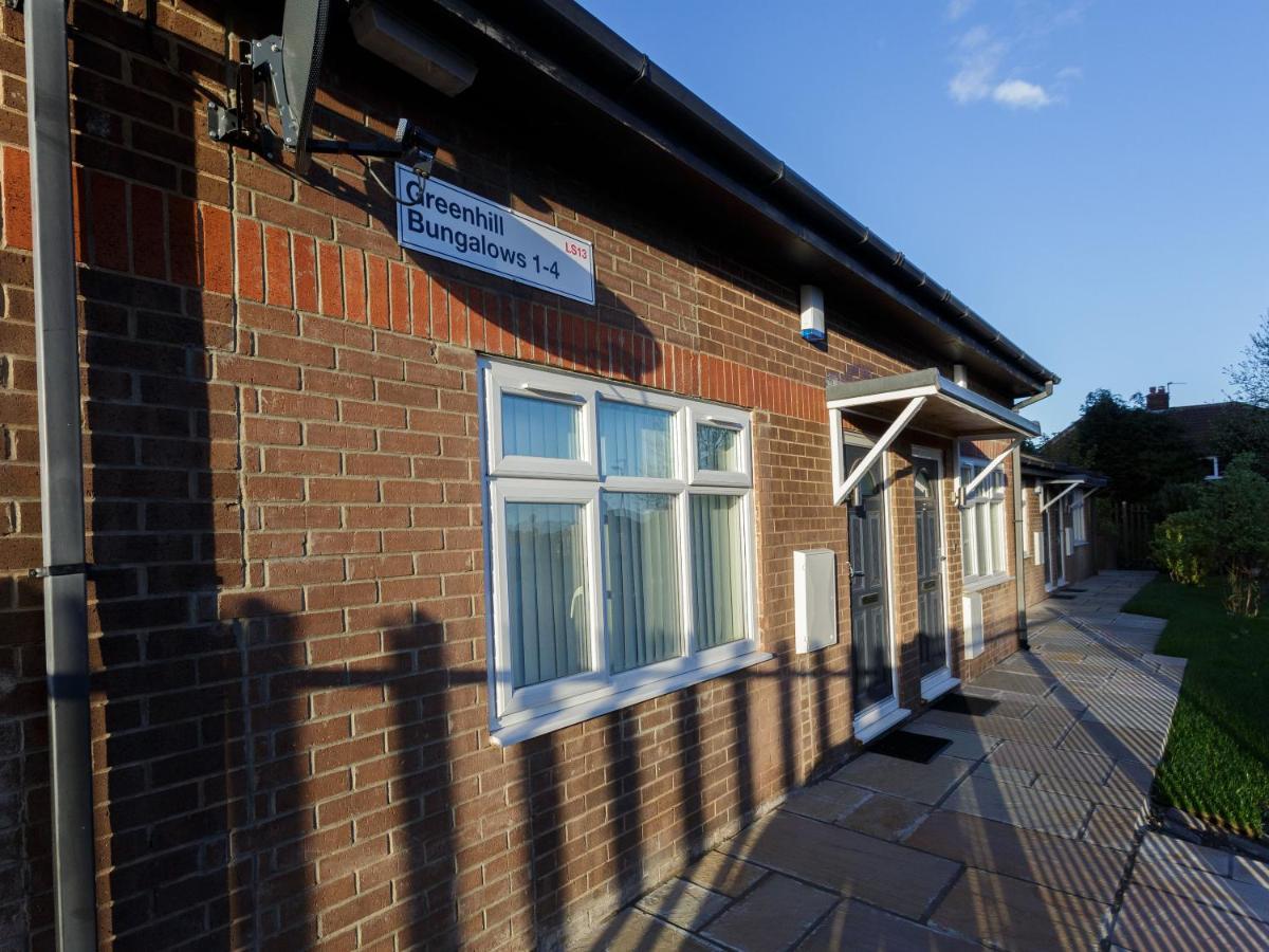 Live In Leeds Greenhill Bungalows ภายนอก รูปภาพ