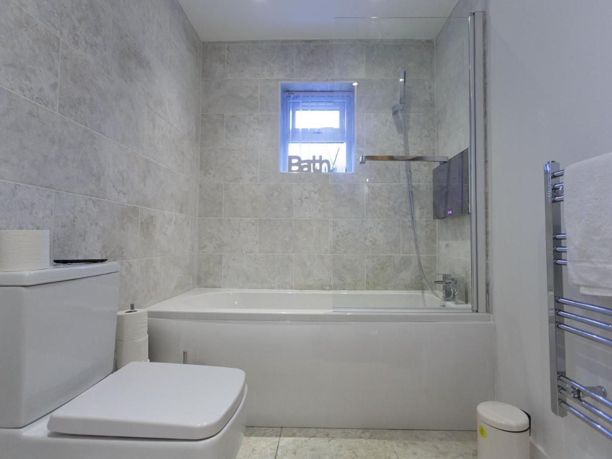 Live In Leeds Greenhill Bungalows ภายนอก รูปภาพ