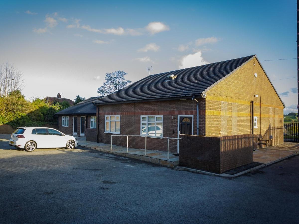 Live In Leeds Greenhill Bungalows ภายนอก รูปภาพ