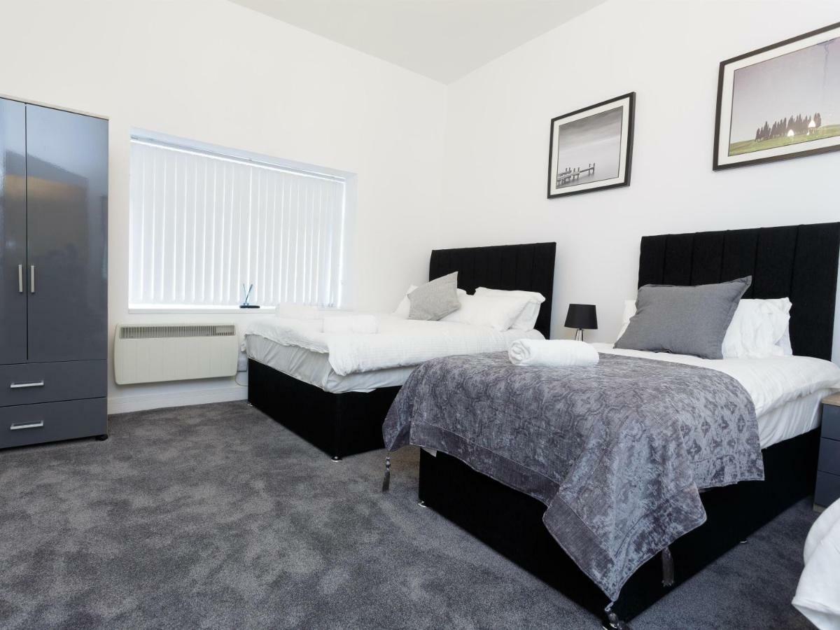 Live In Leeds Greenhill Bungalows ภายนอก รูปภาพ